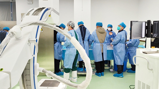 UBE腰椎管減壓術和椎間融合術實操訓練營，普愛C形臂全程護航